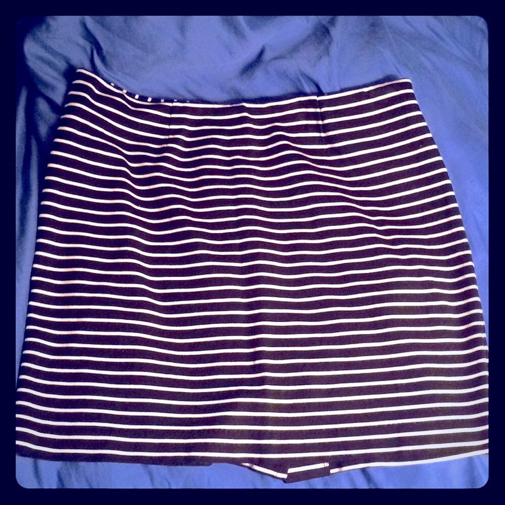 Dalia Skirt